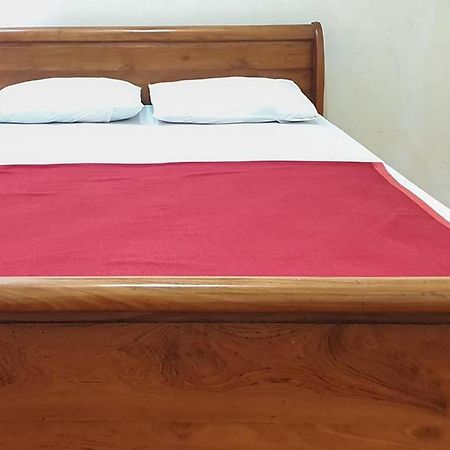 โอโย 1483 โฮเต็ล บูมี เบอร์มี เปอร์ไม Hotel โปรโบลิงโก ภายนอก รูปภาพ
