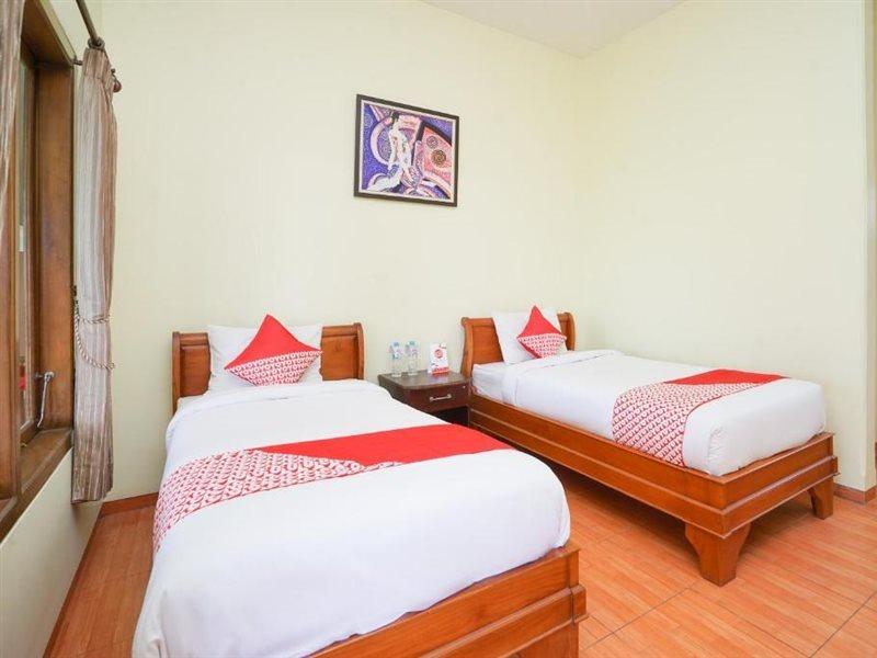 โอโย 1483 โฮเต็ล บูมี เบอร์มี เปอร์ไม Hotel โปรโบลิงโก ภายนอก รูปภาพ