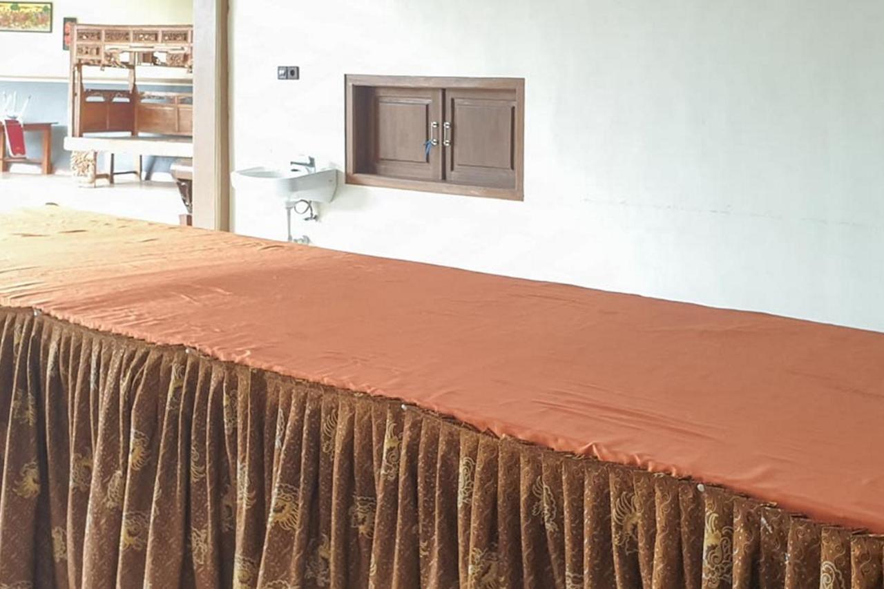 โอโย 1483 โฮเต็ล บูมี เบอร์มี เปอร์ไม Hotel โปรโบลิงโก ภายนอก รูปภาพ