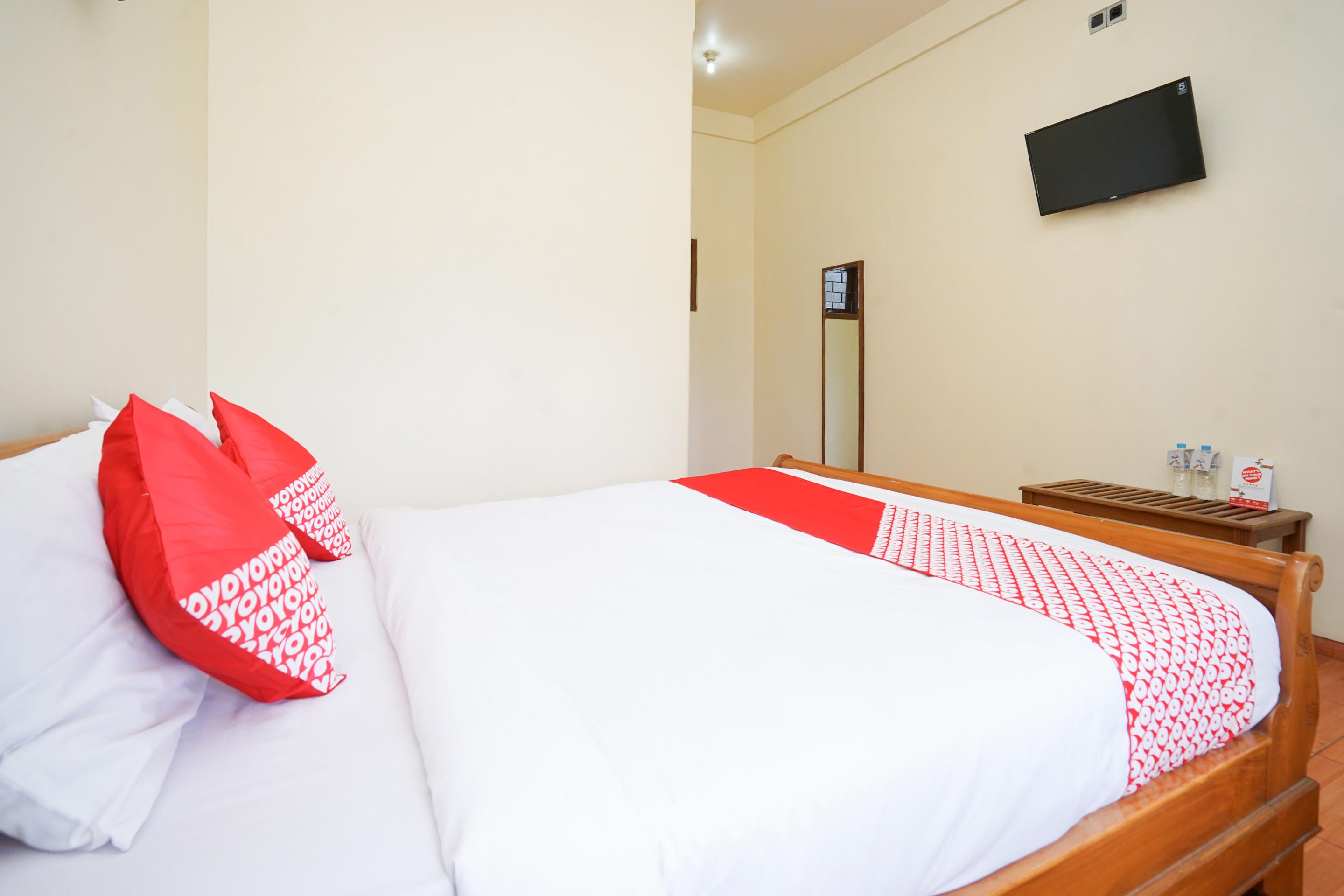 โอโย 1483 โฮเต็ล บูมี เบอร์มี เปอร์ไม Hotel โปรโบลิงโก ภายนอก รูปภาพ