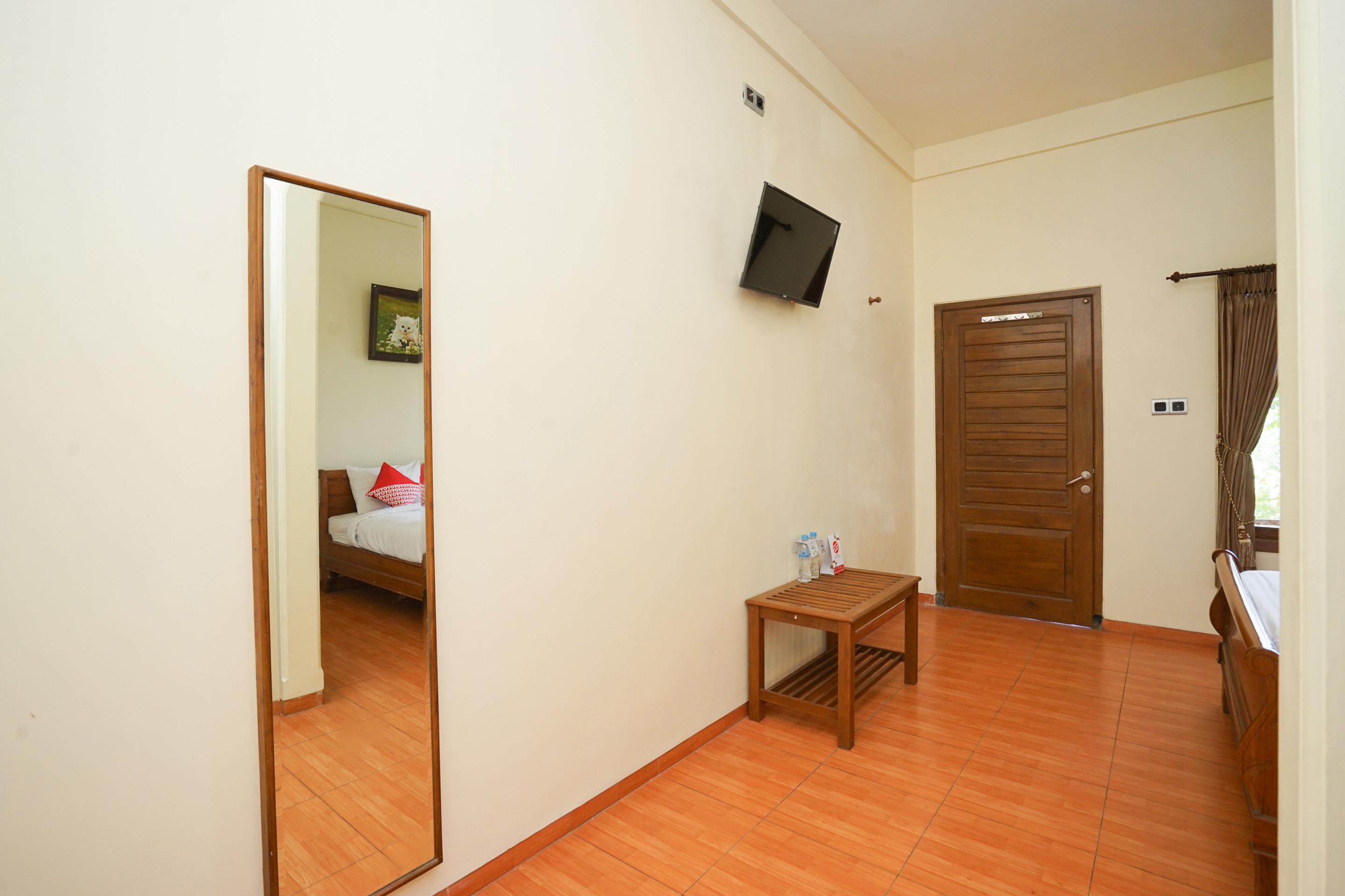 โอโย 1483 โฮเต็ล บูมี เบอร์มี เปอร์ไม Hotel โปรโบลิงโก ภายนอก รูปภาพ